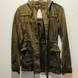 LAST CHANCE DONATING!!🥝🤠GREEN ARMY JACKET